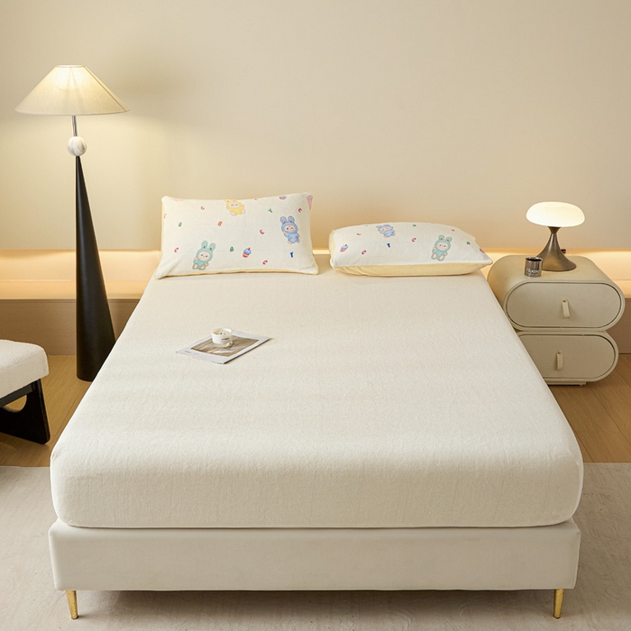 91家纺网 家纺一手货源 找家纺 摩妮卡 2025新款加厚保暖牛奶绒床笠单床笠床笠单件-保护床垫三件套系列 莫纱-米白