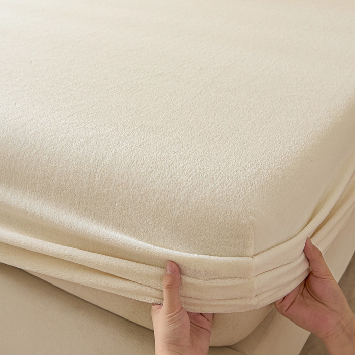 91家纺网 家纺一手货源 找家纺 摩妮卡 2025新款加厚保暖牛奶绒床笠单床笠床笠单件-保护床垫三件套系列 莫纱-米白