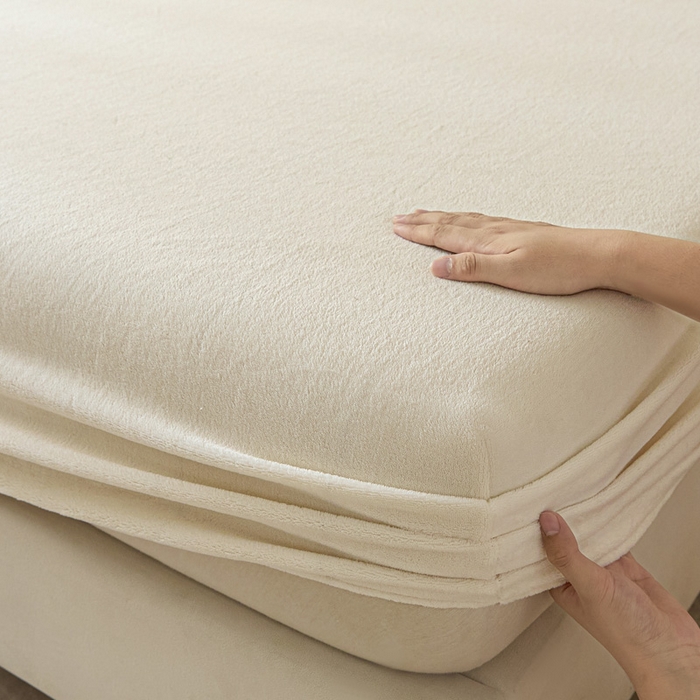 91家纺网 家纺一手货源 找家纺 摩妮卡 2025新款加厚保暖牛奶绒床笠单床笠床笠单件-保护床垫三件套系列 莫纱-米白