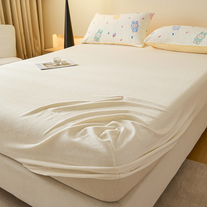 91家纺网 家纺一手货源 找家纺 摩妮卡 2025新款加厚保暖牛奶绒床笠单床笠床笠单件-保护床垫三件套系列 莫纱-米白