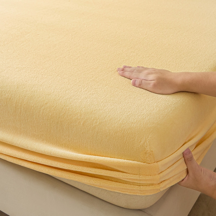 91家纺网 家纺一手货源 找家纺 摩妮卡 2025新款加厚保暖牛奶绒床笠单床笠床笠单件-保护床垫三件套系列 莫纱-柠檬黄