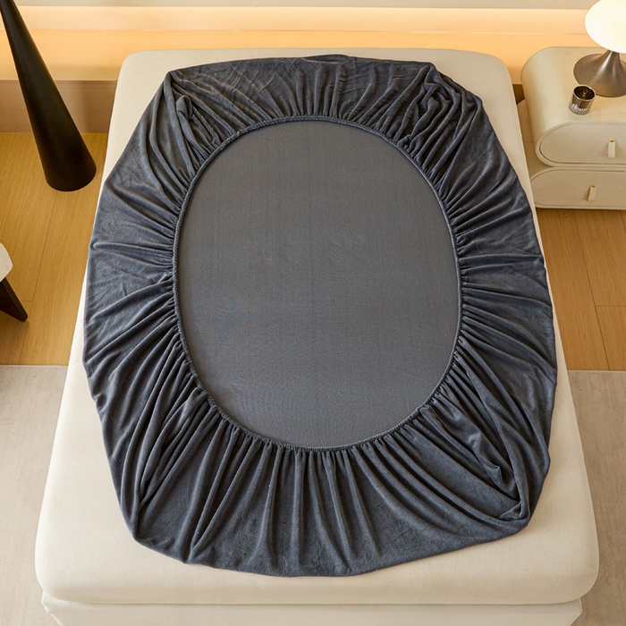 91家纺网 家纺一手货源 找家纺 摩妮卡 2025新款加厚保暖牛奶绒床笠单床笠床笠单件-保护床垫三件套系列 莫纱-曜石黑