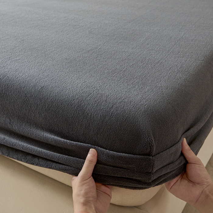 91家纺网 家纺一手货源 找家纺 摩妮卡 2025新款加厚保暖牛奶绒床笠单床笠床笠单件-保护床垫三件套系列 莫纱-曜石黑