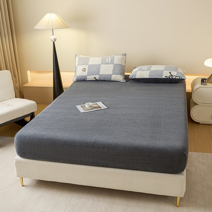 91家纺网 家纺一手货源 找家纺 摩妮卡 2025新款加厚保暖牛奶绒床笠单床笠床笠单件-保护床垫三件套系列 莫纱-曜石黑