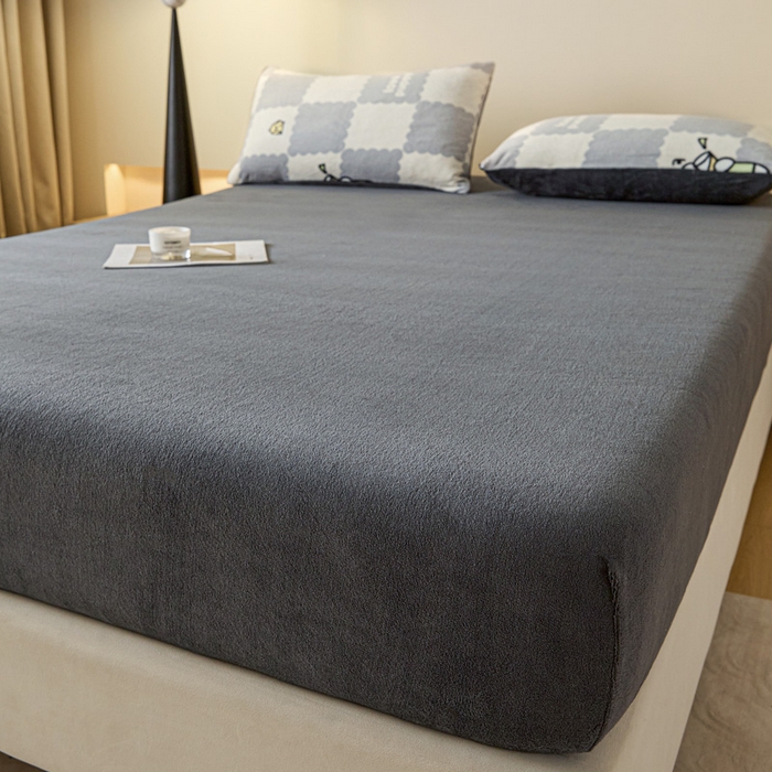 91家纺网 家纺一手货源 找家纺 摩妮卡 2025新款加厚保暖牛奶绒床笠单床笠床笠单件-保护床垫三件套系列 莫纱-曜石黑