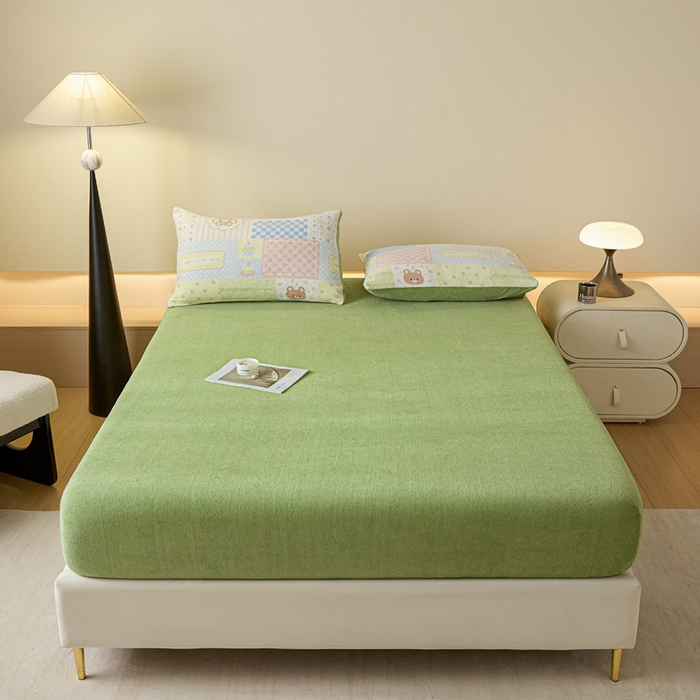 91家纺网 家纺一手货源 找家纺 摩妮卡 2025新款加厚保暖牛奶绒床笠单床笠床笠单件-保护床垫三件套系列 莫纱-藻绿