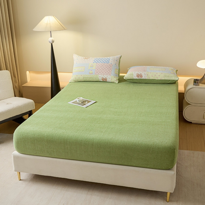 91家纺网 家纺一手货源 找家纺 摩妮卡 2025新款加厚保暖牛奶绒床笠单床笠床笠单件-保护床垫三件套系列 莫纱-藻绿