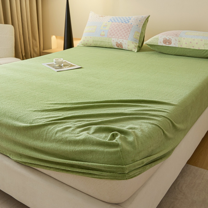 91家纺网 家纺一手货源 找家纺 摩妮卡 2025新款加厚保暖牛奶绒床笠单床笠床笠单件-保护床垫三件套系列 莫纱-藻绿