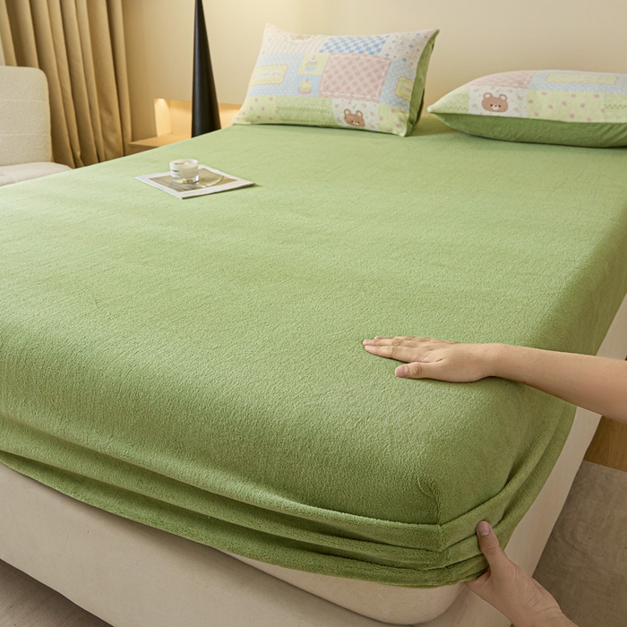 91家纺网 家纺一手货源 找家纺 摩妮卡 2025新款加厚保暖牛奶绒床笠单床笠床笠单件-保护床垫三件套系列 莫纱-藻绿