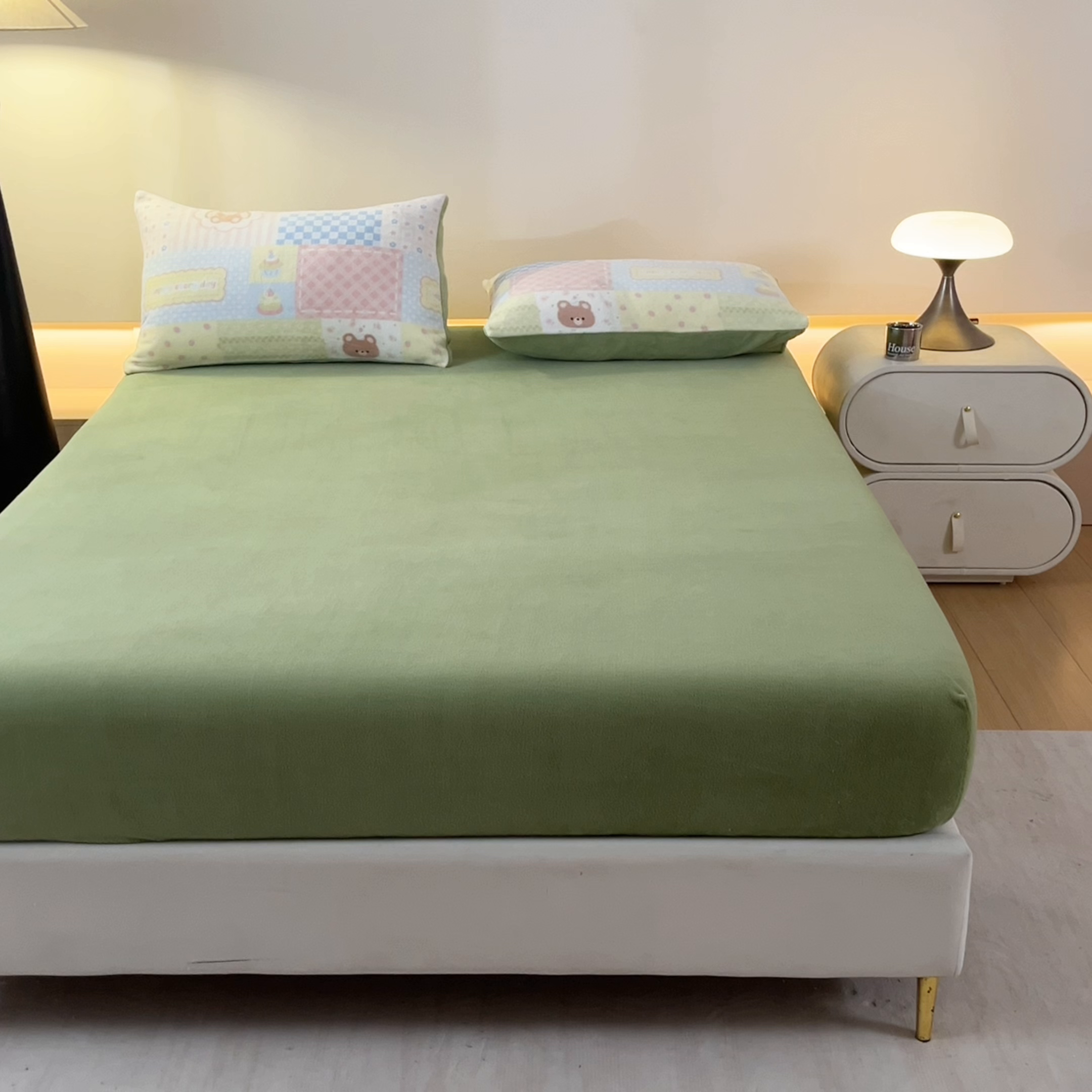 91家纺网 家纺一手货源 找家纺 摩妮卡 2025新款加厚保暖牛奶绒床笠单床笠床笠单件-保护床垫三件套系列 莫纱-藻绿