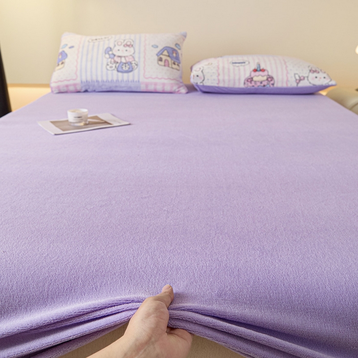 91家纺网 家纺一手货源 找家纺 摩妮卡 2025新款加厚保暖牛奶绒床笠单床笠床笠单件-保护床垫三件套系列 莫纱-紫