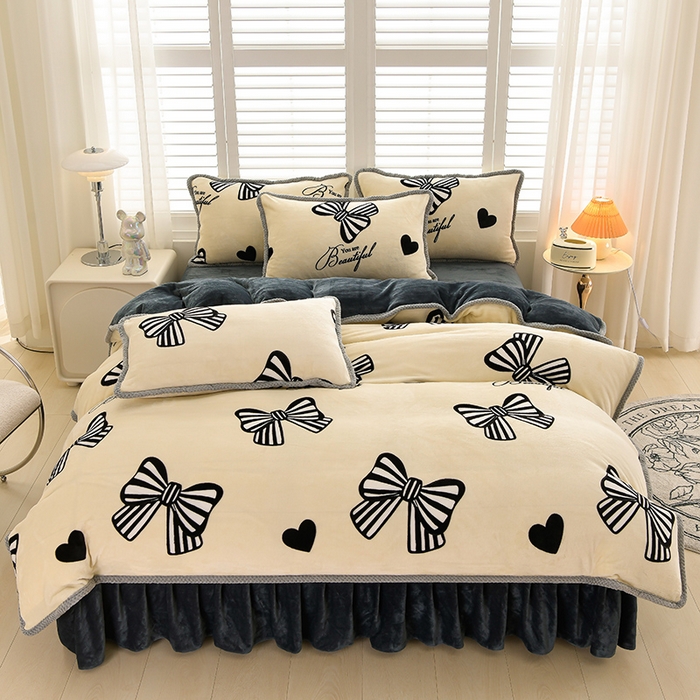 91家纺网 家纺一手货源 找家纺 牵依 2025新款直播床裙小清新印花牛奶绒四件套法兰绒四件套 花蝴蝶