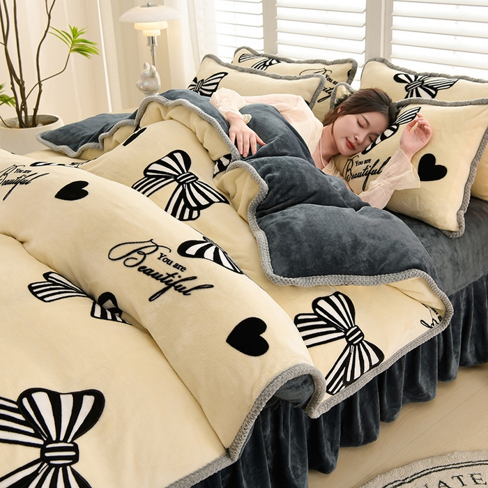 91家纺网 家纺一手货源 找家纺 牵依 2025新款直播床裙小清新印花牛奶绒四件套法兰绒四件套 花蝴蝶