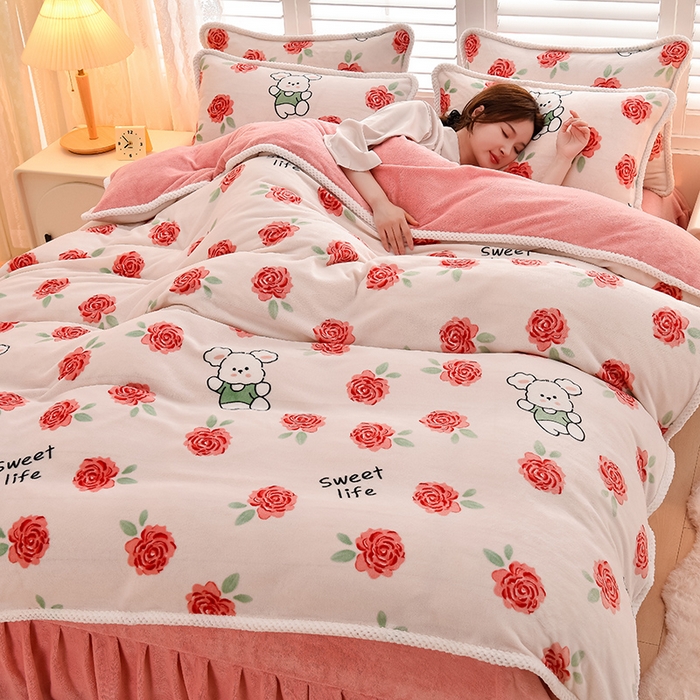 91家纺网 家纺一手货源 找家纺 牵依 2025新款直播床裙小清新印花牛奶绒四件套法兰绒四件套 小花兔子