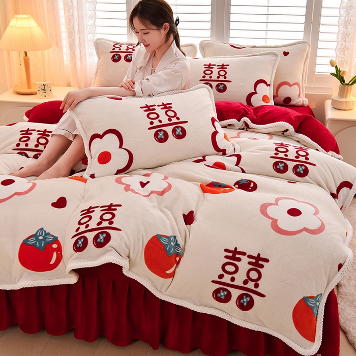 91家纺网 家纺一手货源 找家纺 牵依 2025新款直播床裙小清新印花牛奶绒四件套法兰绒四件套 花田喜事