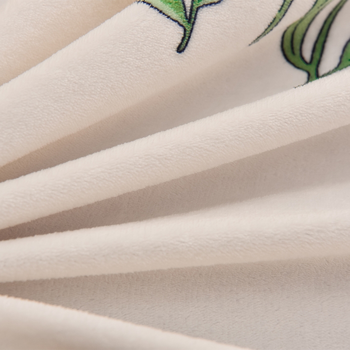 91家纺网 家纺一手货源 找家纺 牵依 2025新款直播床裙小清新印花牛奶绒四件套法兰绒四件套 花开曼舞