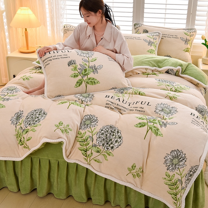 91家纺网 家纺一手货源 找家纺 牵依 2025新款直播床裙小清新印花牛奶绒四件套法兰绒四件套 花季