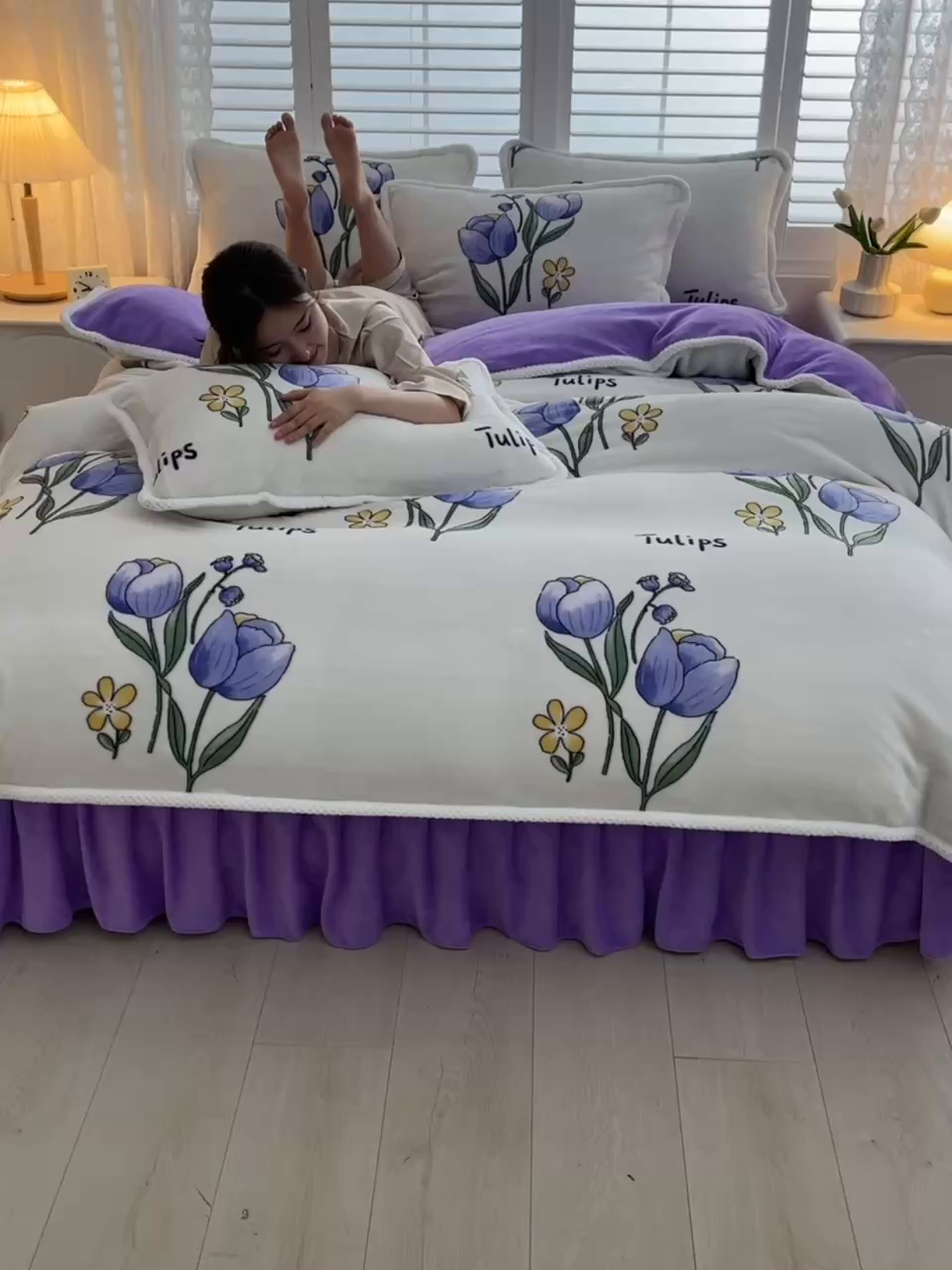 91家纺网 家纺一手货源 找家纺 牵依 2025新款直播床裙小清新印花牛奶绒四件套法兰绒四件套 花开曼舞