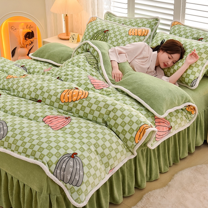 91家纺网 家纺一手货源 找家纺 牵依 2025新款直播床裙小清新印花牛奶绒四件套法兰绒四件套 南瓜派-绿