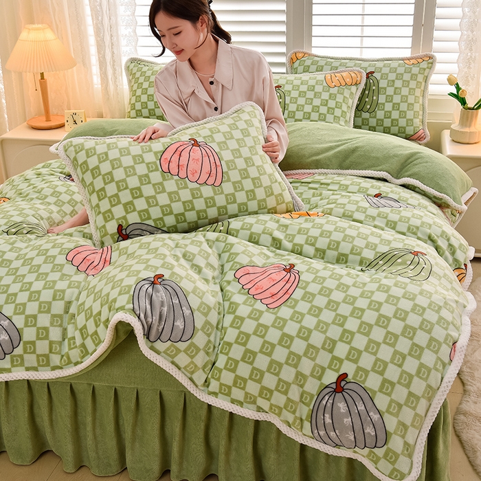 91家纺网 家纺一手货源 找家纺 牵依 2025新款直播床裙小清新印花牛奶绒四件套法兰绒四件套 南瓜派-绿