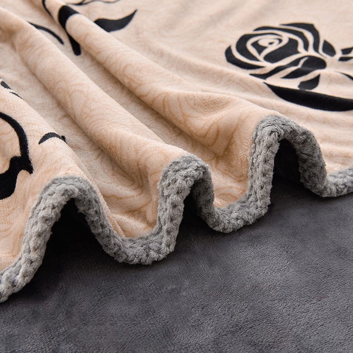 91家纺网 家纺一手货源 找家纺 牵依 2025新款直播床裙小清新印花牛奶绒四件套法兰绒四件套 玫瑰夜语