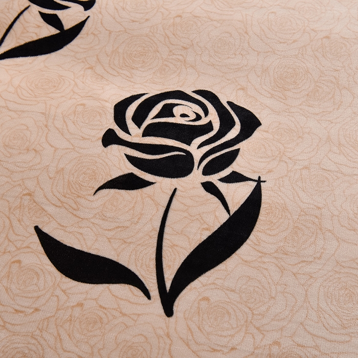 91家纺网 家纺一手货源 找家纺 牵依 2025新款直播床裙小清新印花牛奶绒四件套法兰绒四件套 玫瑰夜语