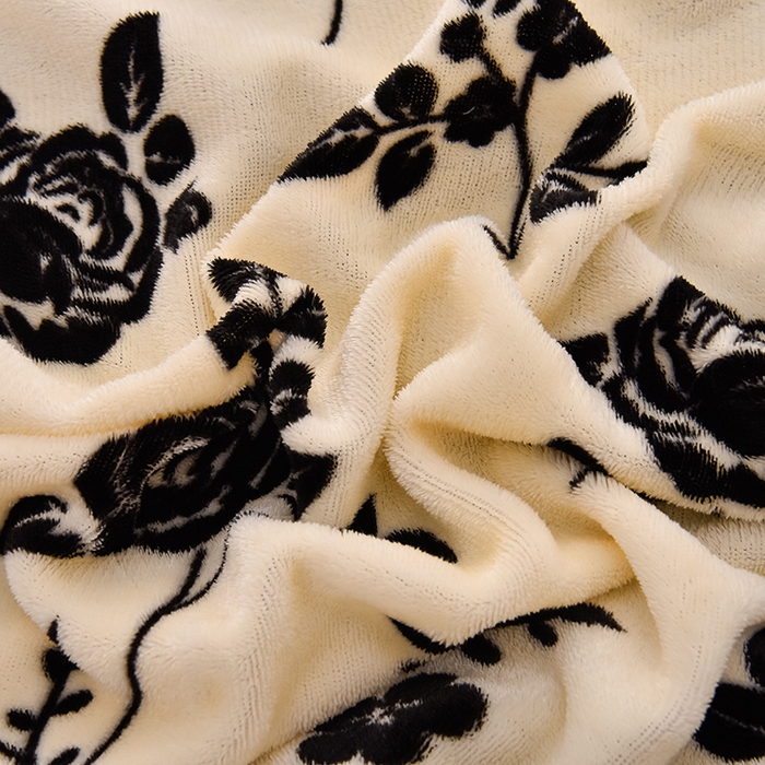 91家纺网 家纺一手货源 找家纺 牵依 2025新款直播床裙小清新印花牛奶绒四件套法兰绒四件套 幻想玫瑰