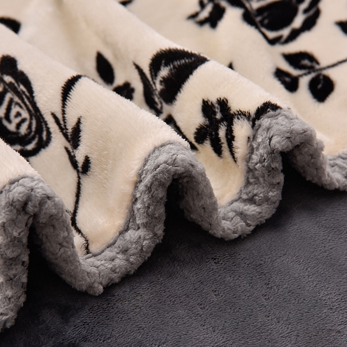 91家纺网 家纺一手货源 找家纺 牵依 2025新款直播床裙小清新印花牛奶绒四件套法兰绒四件套 幻想玫瑰