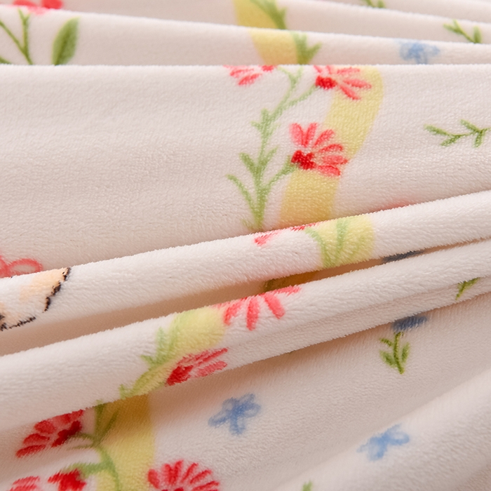 91家纺网 家纺一手货源 找家纺 牵依 2025新款直播床裙小清新印花牛奶绒四件套法兰绒四件套 花园小兔