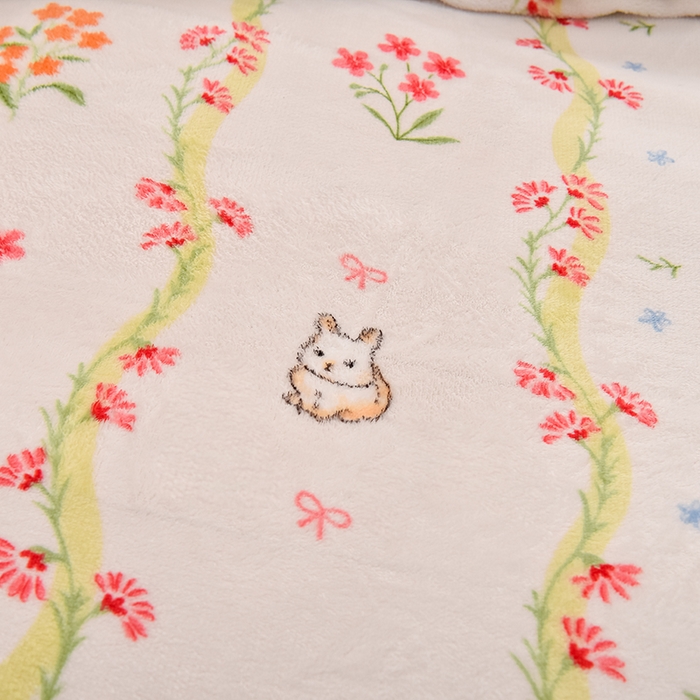 91家纺网 家纺一手货源 找家纺 牵依 2025新款直播床裙小清新印花牛奶绒四件套法兰绒四件套 花园小兔