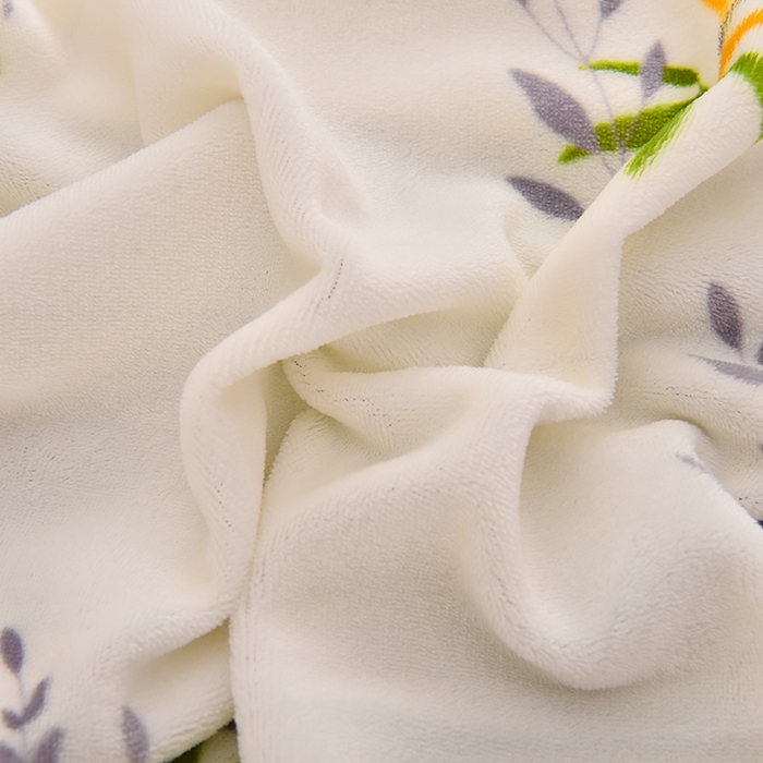 91家纺网 家纺一手货源 找家纺 牵依 2025新款直播床裙小清新印花牛奶绒四件套法兰绒四件套 花影花花