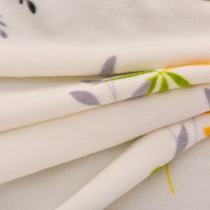 91家纺网 家纺一手货源 找家纺 牵依 2025新款直播床裙小清新印花牛奶绒四件套法兰绒四件套 花影花花