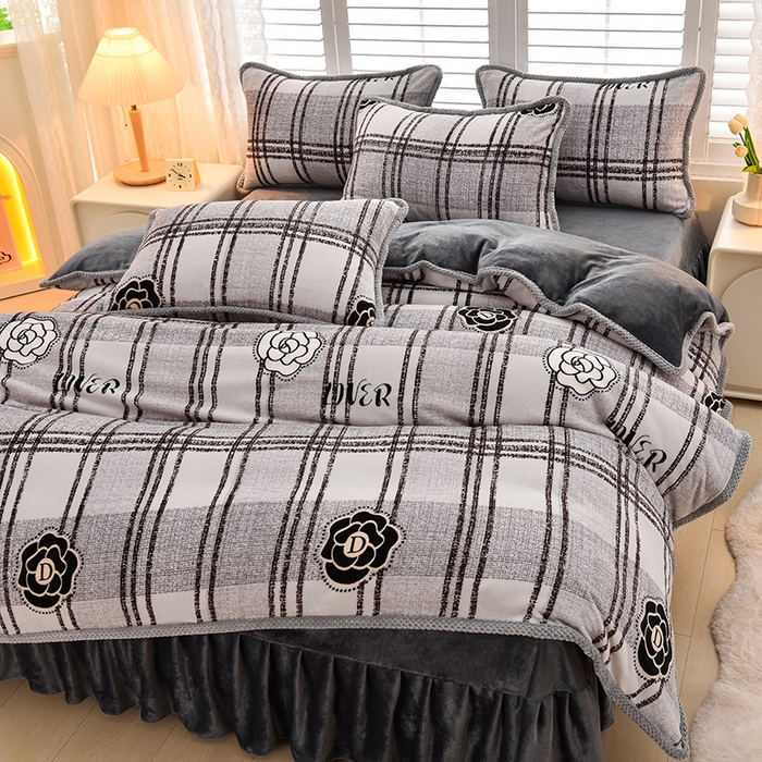 91家纺网 家纺一手货源 找家纺 牵依 2025新款直播床裙小清新印花牛奶绒四件套法兰绒四件套 山茶花