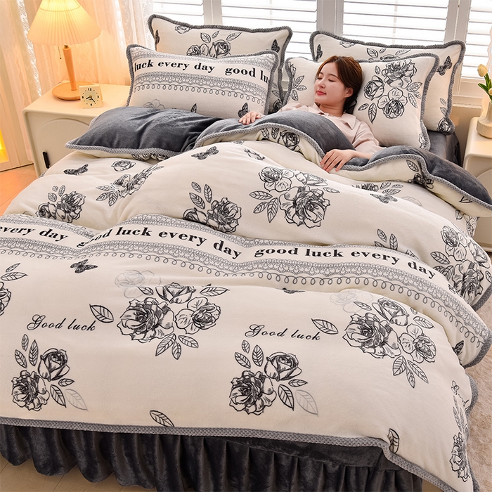 91家纺网 家纺一手货源 找家纺 牵依 2025新款直播床裙小清新印花牛奶绒四件套法兰绒四件套 情怀