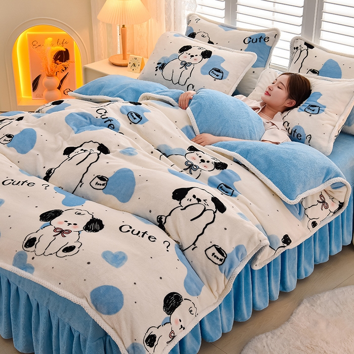 91家纺网 家纺一手货源 找家纺 牵依 2025新款直播床裙小清新印花牛奶绒四件套法兰绒四件套 幸运狗