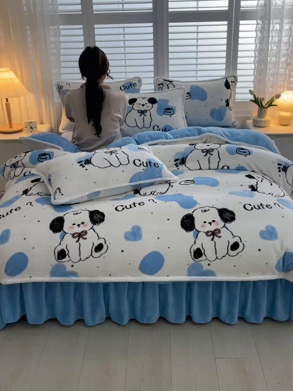 91家纺网 家纺一手货源 找家纺 牵依 2025新款直播床裙小清新印花牛奶绒四件套法兰绒四件套 幸运狗