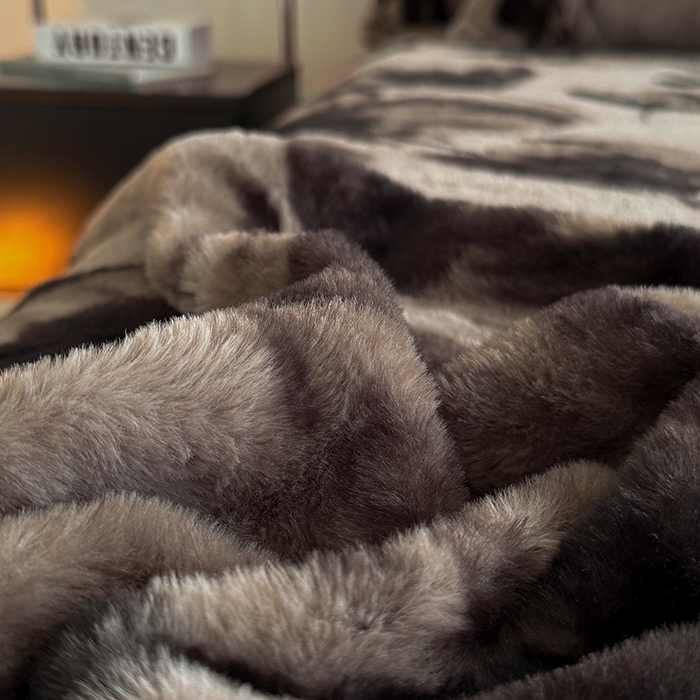 91家纺网 家纺一手货源 找家纺 慕梵家居 2025新款兔绒床笠单品单床笠床笠单件 墨庭芳菲-咖