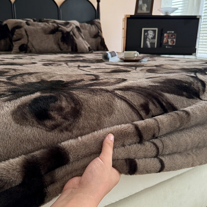 91家纺网 家纺一手货源 找家纺 慕梵家居 2025新款兔绒床笠单品单床笠床笠单件 墨庭芳菲-咖