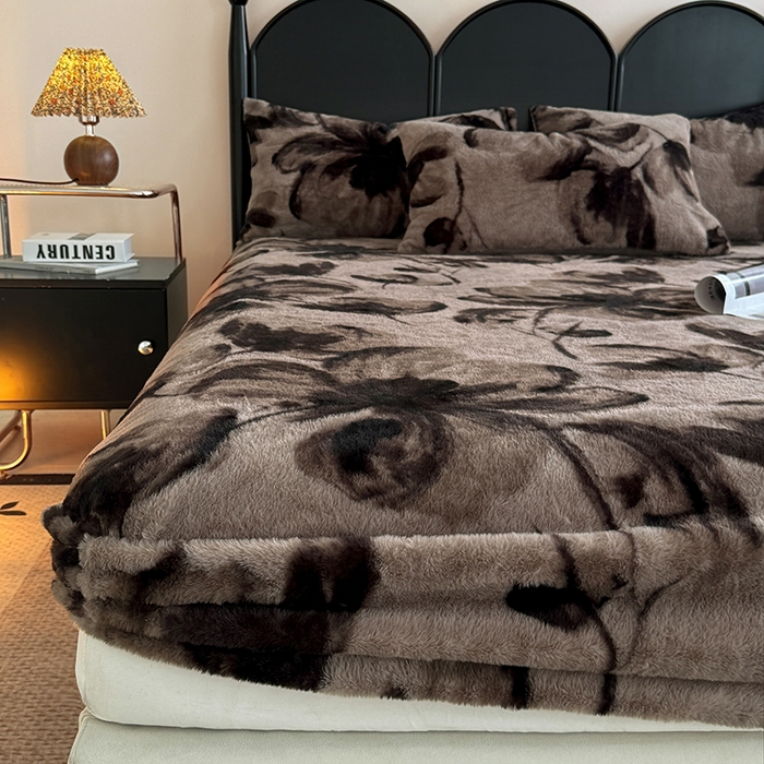 91家纺网 家纺一手货源 找家纺 慕梵家居 2025新款兔绒床笠单品单床笠床笠单件 墨庭芳菲-咖