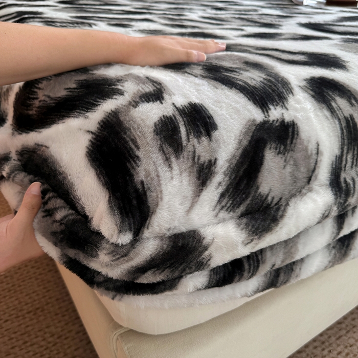 91家纺网 家纺一手货源 找家纺 慕梵家居 2025新款兔绒床笠单品单床笠床笠单件 奢豹荣域-灰