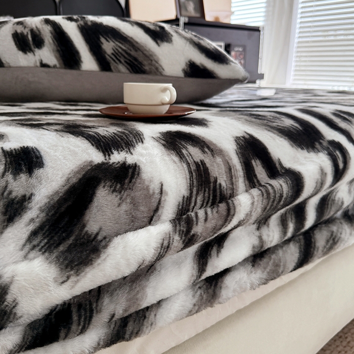 91家纺网 家纺一手货源 找家纺 慕梵家居 2025新款兔绒床笠单品单床笠床笠单件 奢豹荣域-灰