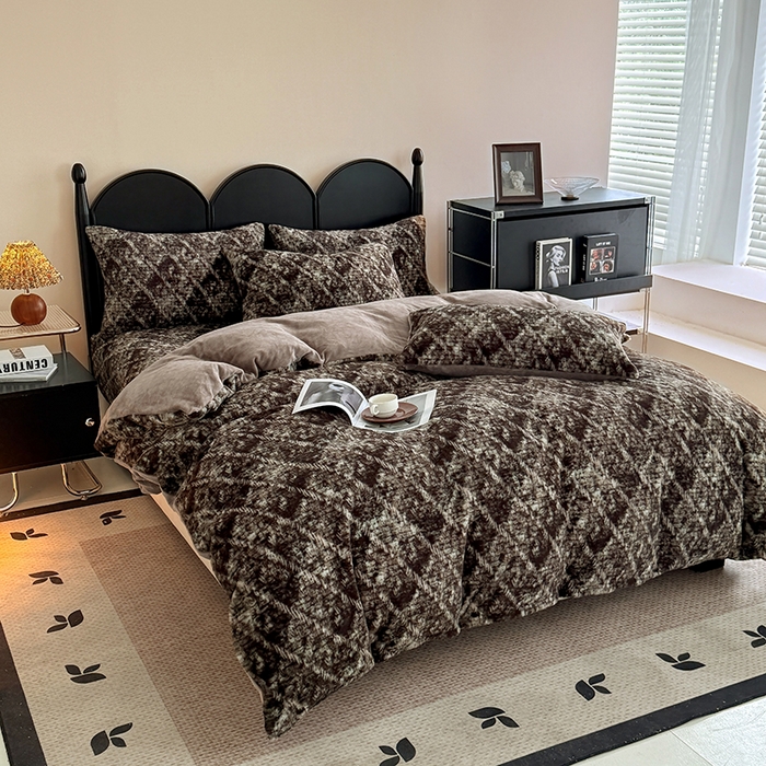 91家纺网 家纺一手货源 找家纺 慕梵家居 2025新款亲肤舒适兔绒床笠款四件套 香绒格调