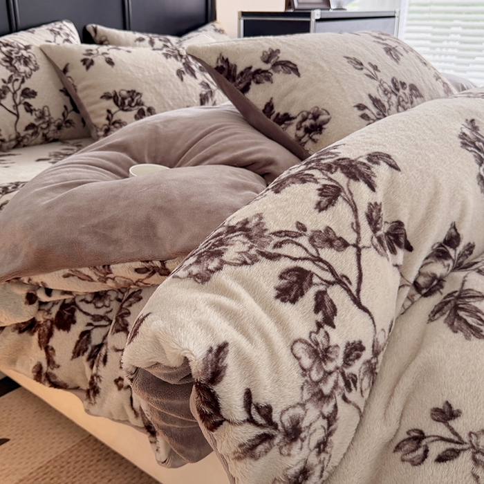 慕梵家居 2025新款亲肤舒适兔绒床笠款四件套 夜阑花魅