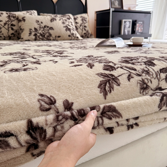 91家纺网 家纺一手货源 找家纺 慕梵家居 2025新款兔绒床笠单品单床笠床笠单件 夜阑花魅