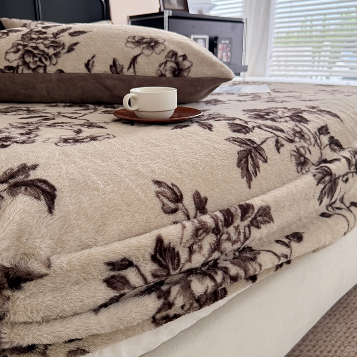 91家纺网 家纺一手货源 找家纺 慕梵家居 2025新款兔绒床笠单品单床笠床笠单件 夜阑花魅