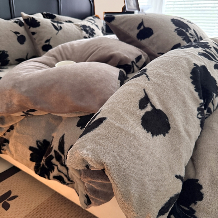 91家纺网 家纺一手货源 找家纺 慕梵家居 2025新款兔绒被套单品单被套被套单件 暗夜花颂