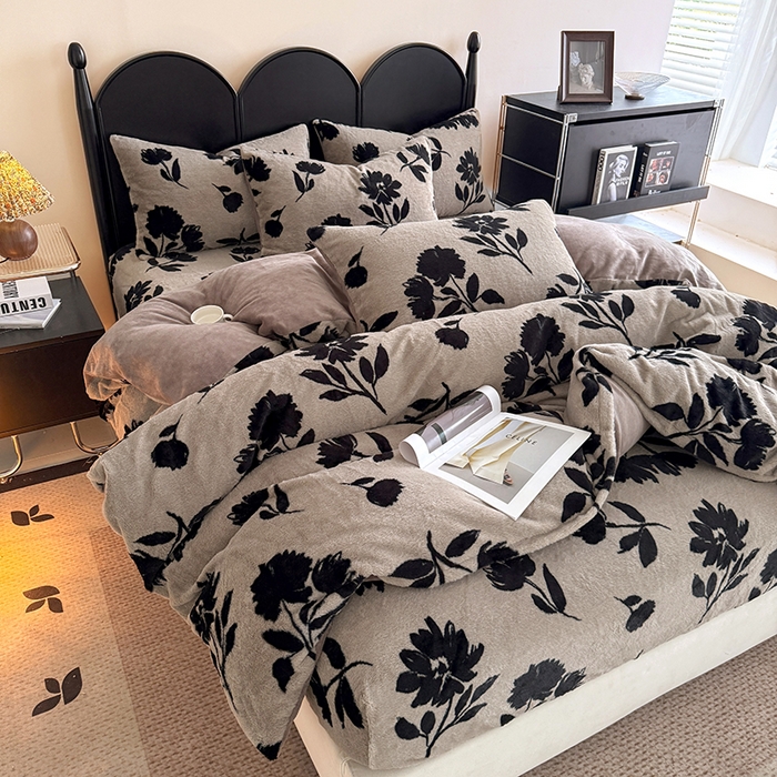 91家纺网 家纺一手货源 找家纺 慕梵家居 2025新款兔绒被套单品单被套被套单件 暗夜花颂