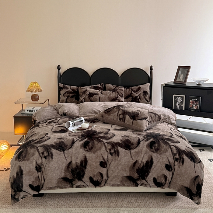 91家纺网 家纺一手货源 找家纺 慕梵家居 2025新款兔绒被套单品单被套被套单件 墨庭芳菲-咖