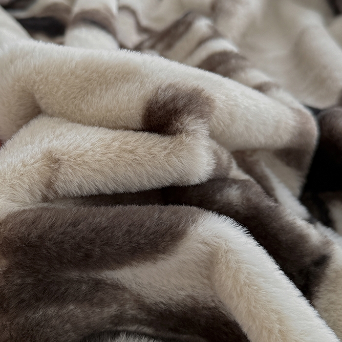 91家纺网 家纺一手货源 找家纺 慕梵家居 2025新款兔绒被套单品单被套被套单件 墨庭芳菲-米