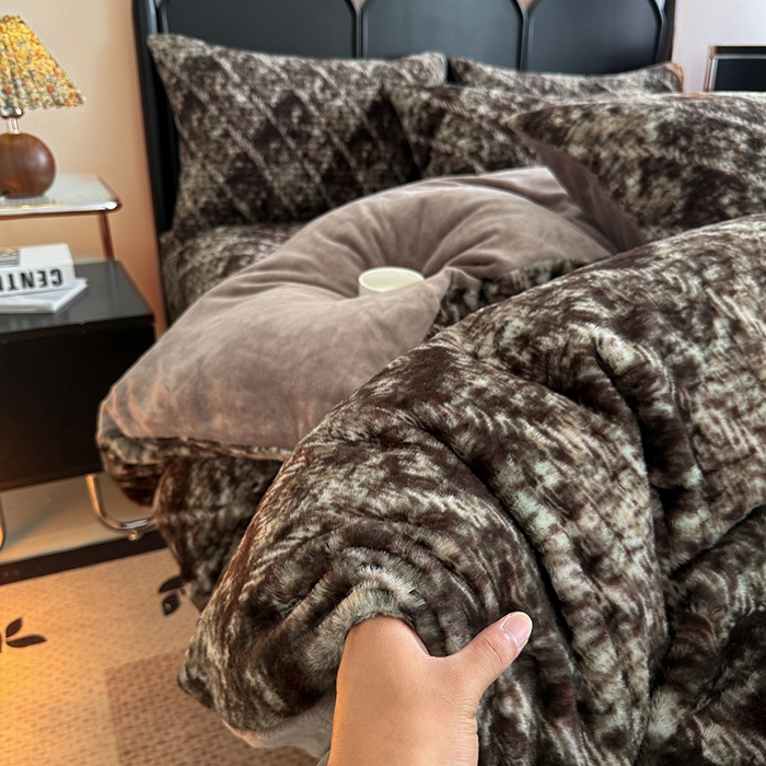 91家纺网 家纺一手货源 找家纺 慕梵家居 2025新款兔绒被套单品单被套被套单件 香绒格调